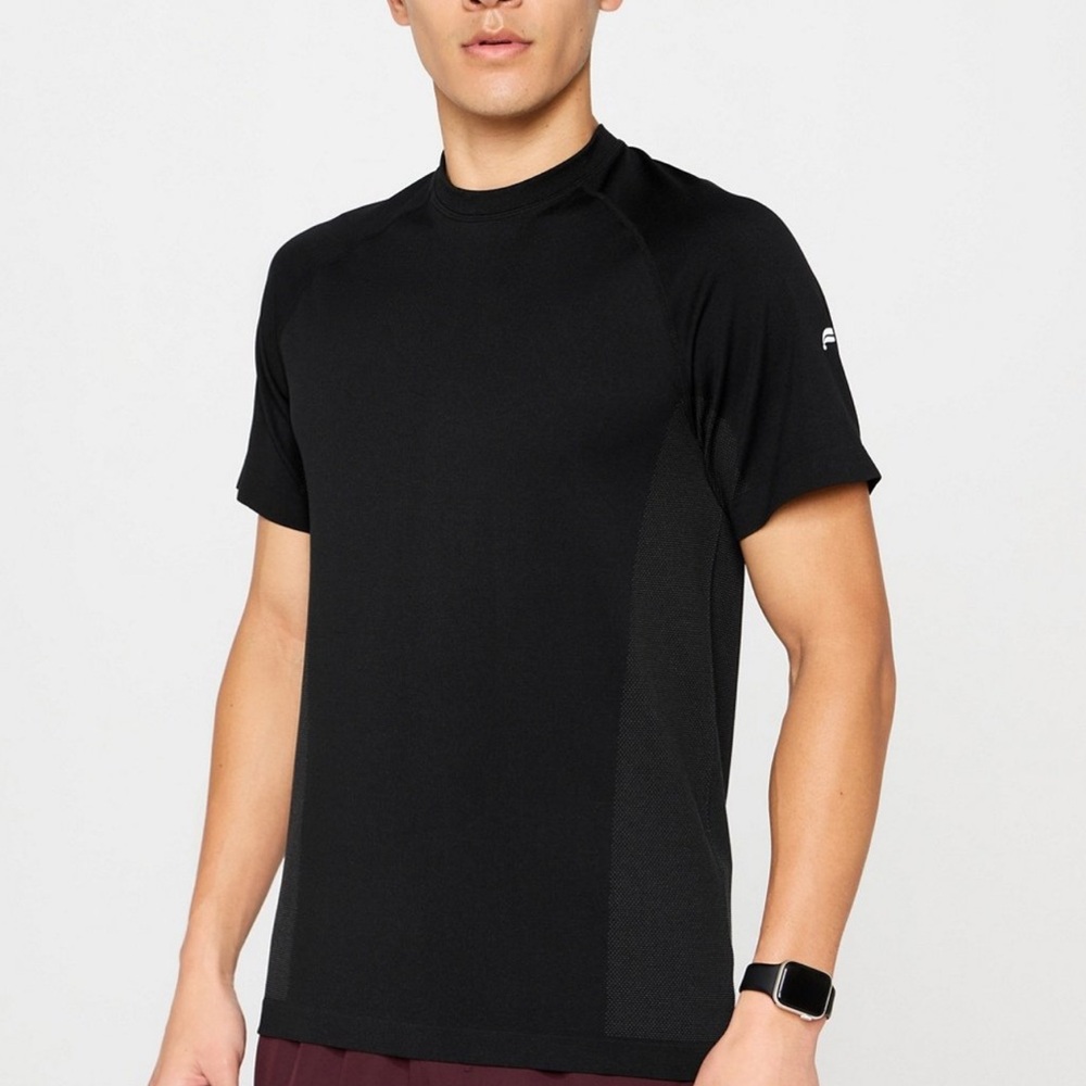 Onyx Fabletics training day tee